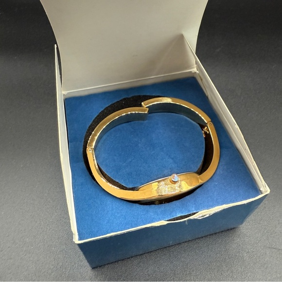 Vintage Avon Bold Cuff Black with Gold-Trimmed Wristwatch - Working - Picture 8 of 17